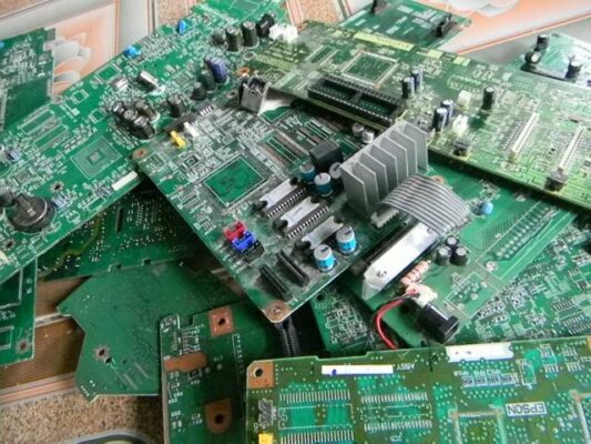 Sẽ không có những tác động không tốt đến thiết bị nếu không vệ sinh bo mạch điện tử thường xuyên