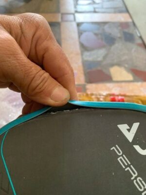 Để ý bảo quản vợt pickleball ở phần viền vợt vì nó là nơi dễ bị hư hỏng trên vợt 