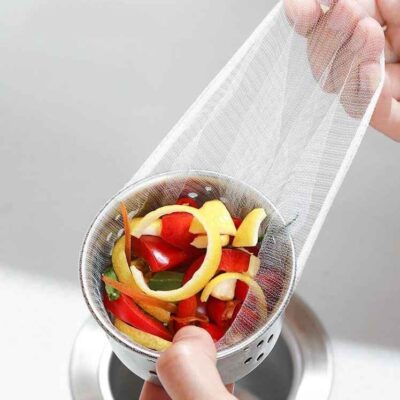 Lắp lưới lọc rác để phòng tránh tình trạng bồn rửa chén bị nghẽn 