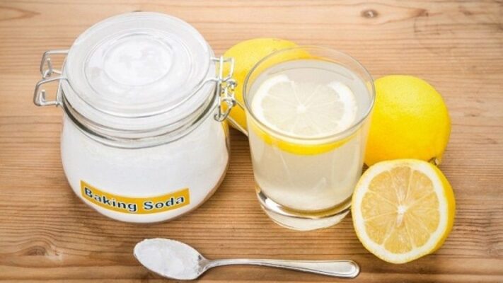 Dùng hỗn hợp baking soda và chanh để tẩy trắng đồ nhựa bị ố vàng cực hiệu quả tại nhà