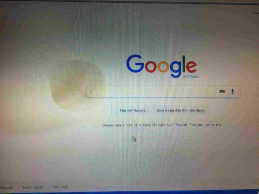 Màn hình xuất hiện vết ố vàng khi không chống ẩm cho thiết bị điện tử 